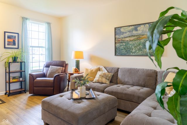 2263 Shadow Bend Drive, Columbus, IN 47201