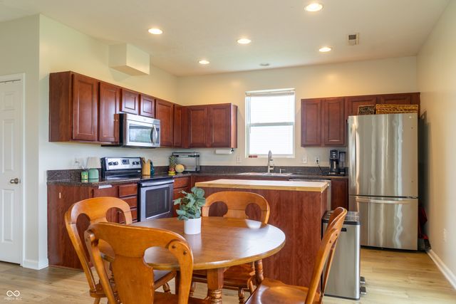 2263 Shadow Bend Drive, Columbus, IN 47201