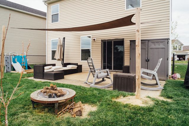 2263 Shadow Bend Drive, Columbus, IN 47201