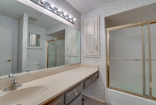333 Columbia Drive, Rockwall, TX 75032