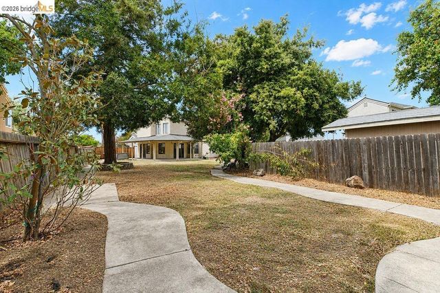 34 Nightingale Ct, Oakley, CA 94561