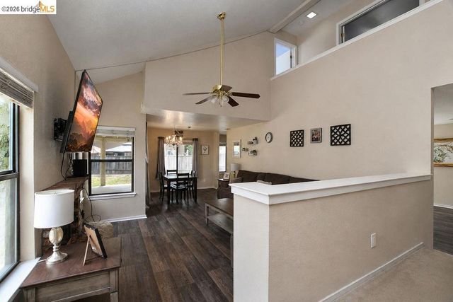 34 Nightingale Ct, Oakley, CA 94561