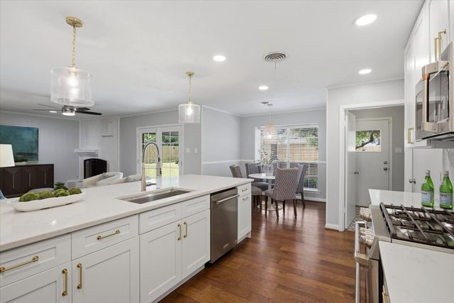 4321 Selkirk Drive W, Fort Worth, TX 76109