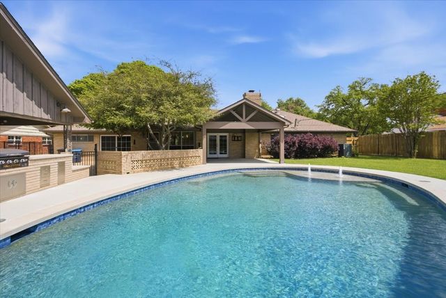 4321 Selkirk Drive W, Fort Worth, TX 76109