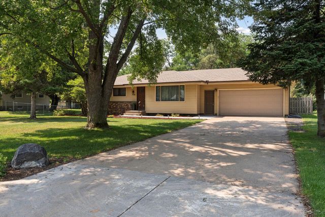 7836 Woodlawn Drive, Mounds View, MN 55112