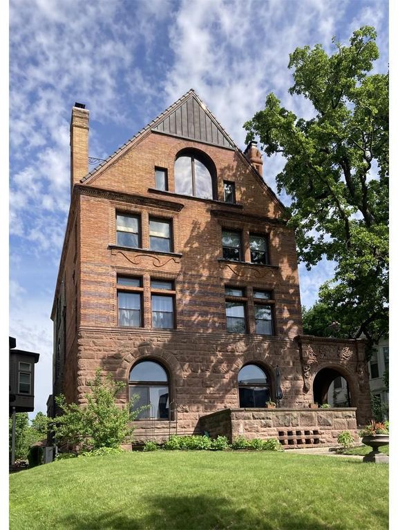 251 Summit Avenue 3, Saint Paul, MN 55102