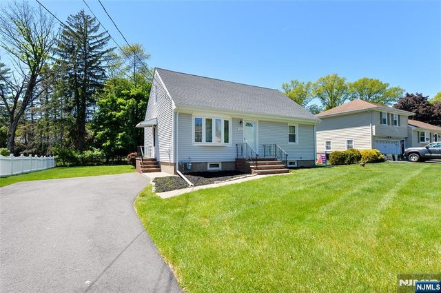 113 Stanley Court, North Haledon, NJ 07508