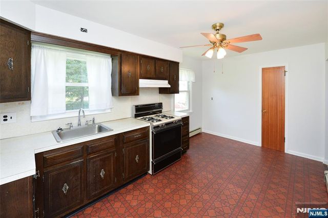 113 Stanley Court, North Haledon, NJ 07508