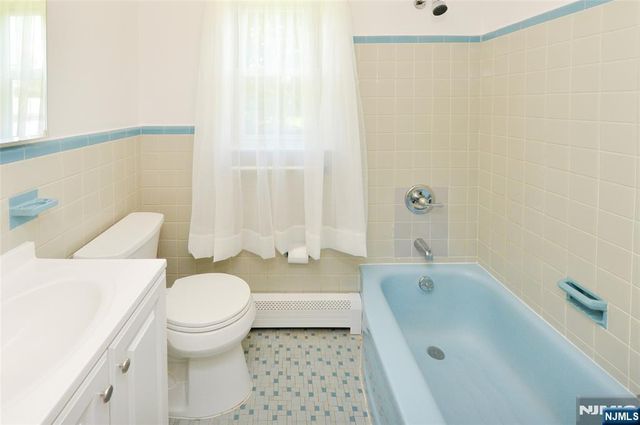 113 Stanley Court, North Haledon, NJ 07508