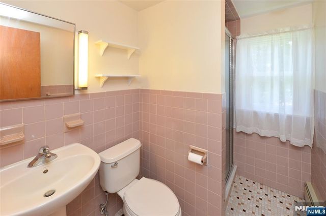 113 Stanley Court, North Haledon, NJ 07508
