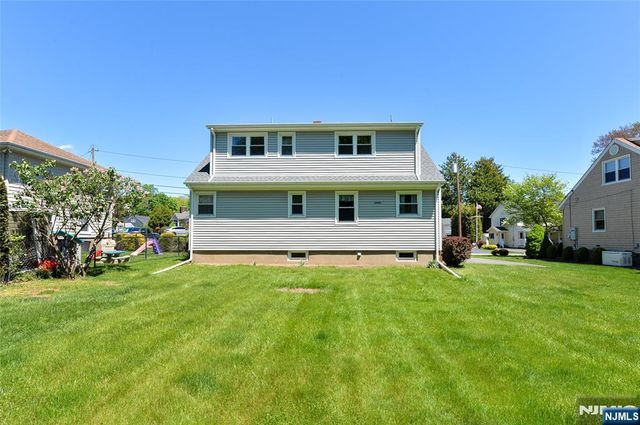 113 Stanley Court, North Haledon, NJ 07508
