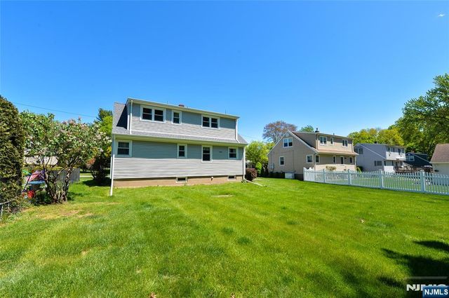 113 Stanley Court, North Haledon, NJ 07508