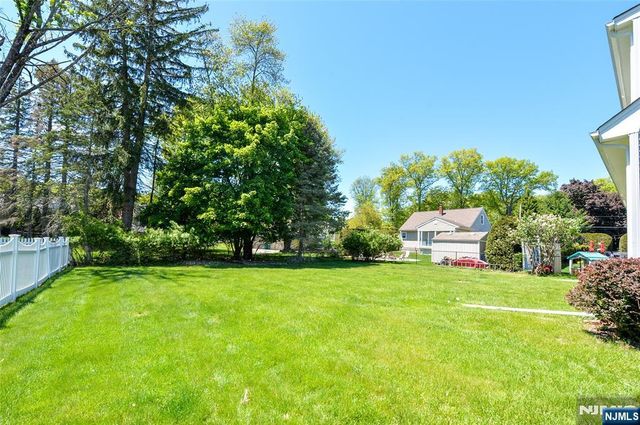 113 Stanley Court, North Haledon, NJ 07508