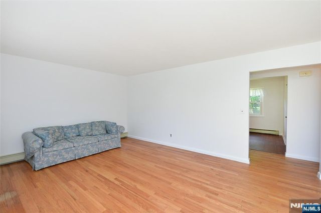 113 Stanley Court, North Haledon, NJ 07508
