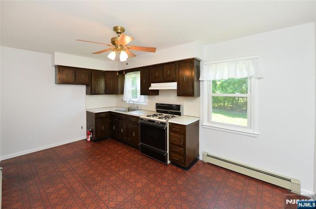 113 Stanley Court, North Haledon, NJ 07508