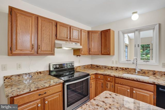140 FAIRHILL DR, Wilmington, DE 19808