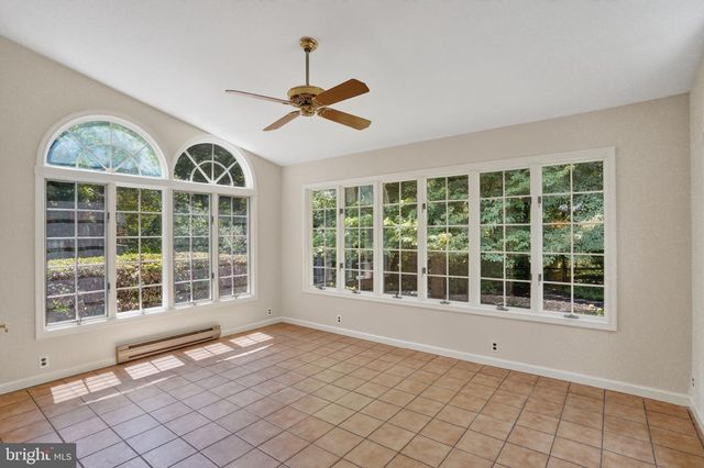 140 FAIRHILL DR, Wilmington, DE 19808