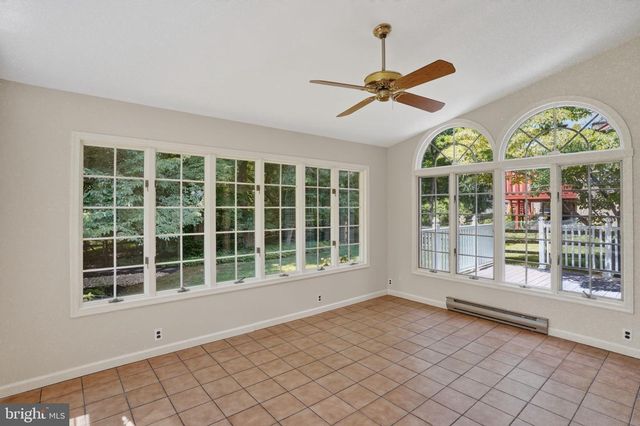 140 FAIRHILL DR, Wilmington, DE 19808