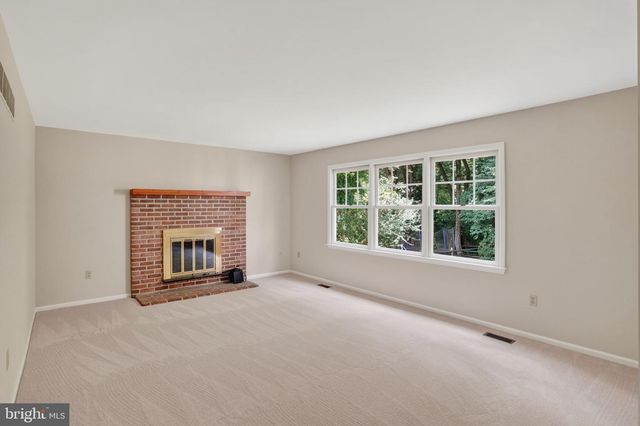 140 FAIRHILL DR, Wilmington, DE 19808
