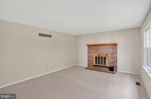 140 FAIRHILL DR, Wilmington, DE 19808