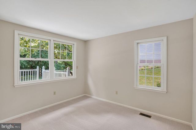 140 FAIRHILL DR, Wilmington, DE 19808