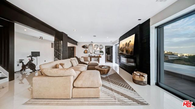 1664 Mountcrest Avenue, Los Angeles, CA 90069
