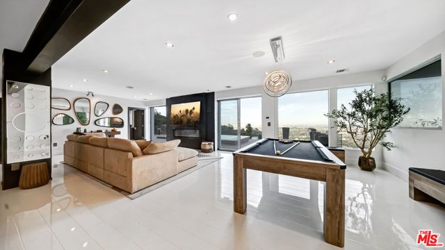 1664 Mountcrest Avenue, Los Angeles, CA 90069