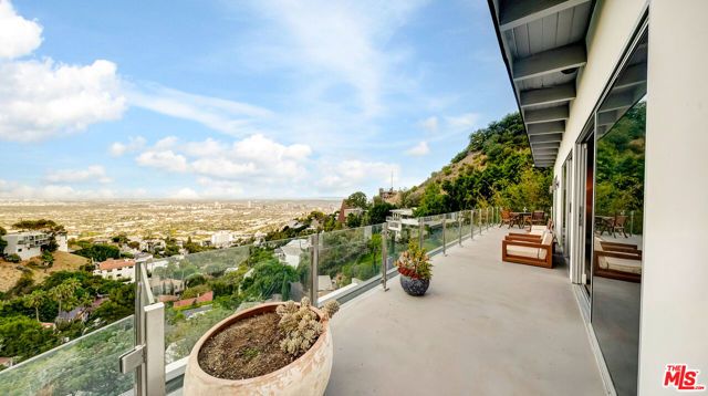 1664 Mountcrest Avenue, Los Angeles, CA 90069
