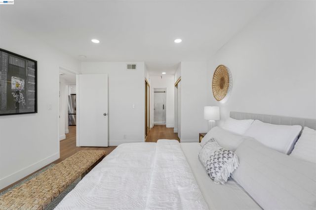 2111 Latham St 307, Mountain View, CA 94040