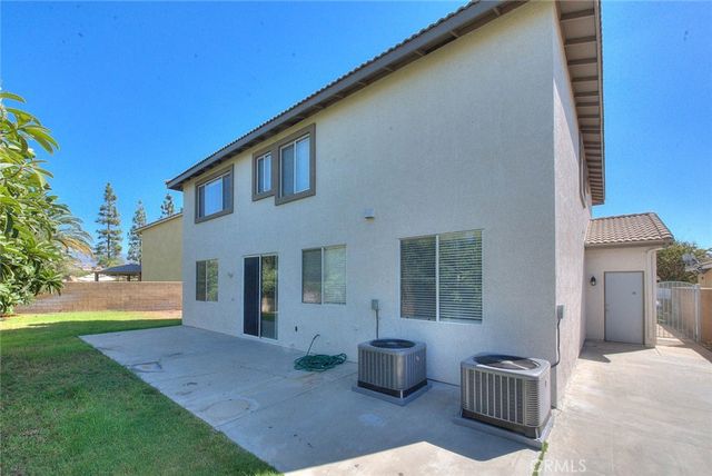 5732 Ridgemark, Fontana, CA 92336