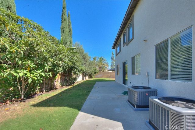 5732 Ridgemark, Fontana, CA 92336