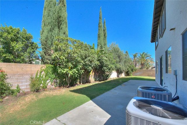 5732 Ridgemark, Fontana, CA 92336