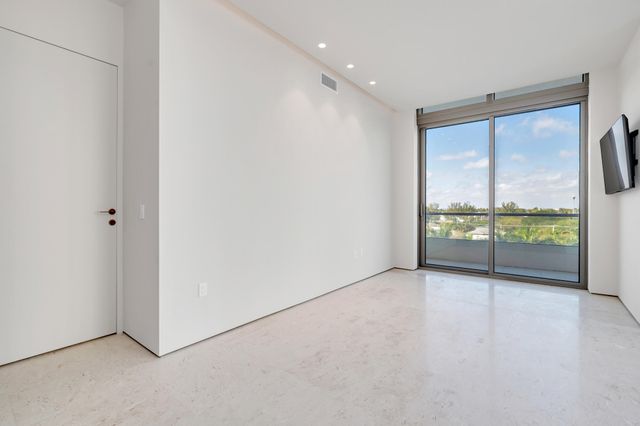 200 Arkona Court 501, West Palm Beach, FL 33401