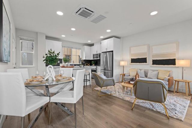 541 Walker Drive, Mountain View, CA 94043