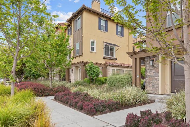 541 Walker Drive, Mountain View, CA 94043