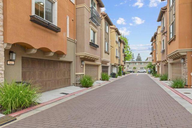 541 Walker Drive, Mountain View, CA 94043