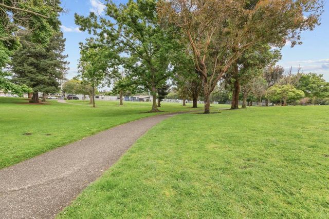 541 Walker Drive, Mountain View, CA 94043