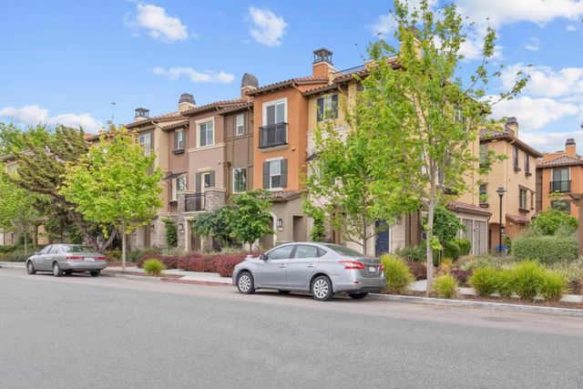 541 Walker Drive, Mountain View, CA 94043