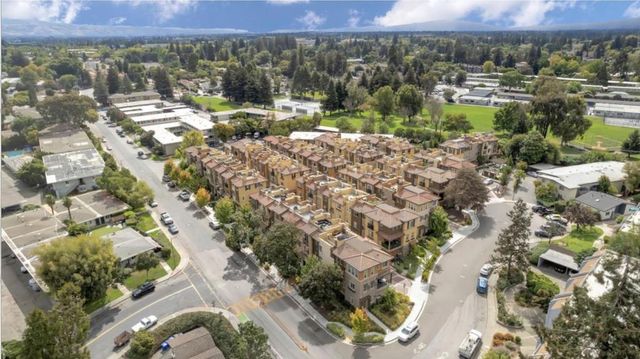 541 Walker Drive, Mountain View, CA 94043