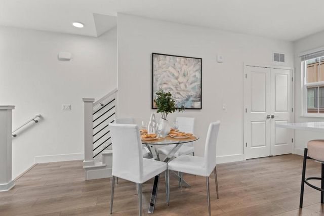 541 Walker Drive, Mountain View, CA 94043