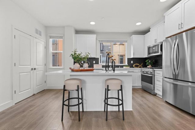 541 Walker Drive, Mountain View, CA 94043