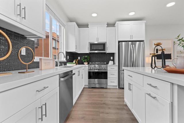 541 Walker Drive, Mountain View, CA 94043