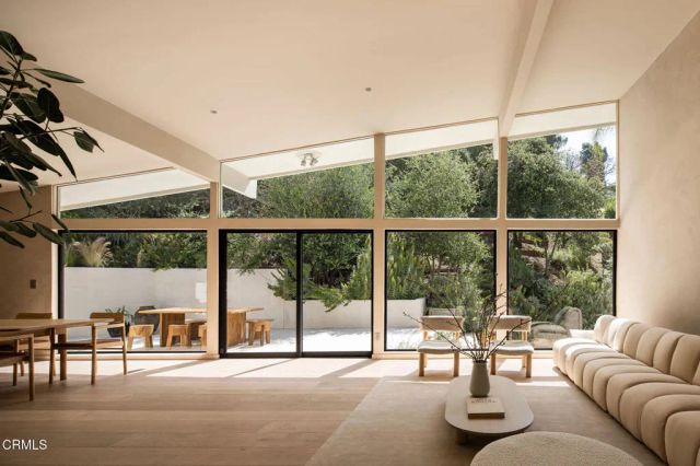 4722 Larkwood Ave Avenue, Los Angeles, CA 91364