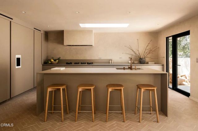 4722 Larkwood Ave Avenue, Los Angeles, CA 91364