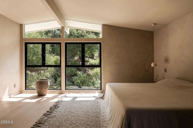 4722 Larkwood Ave Avenue, Los Angeles, CA 91364