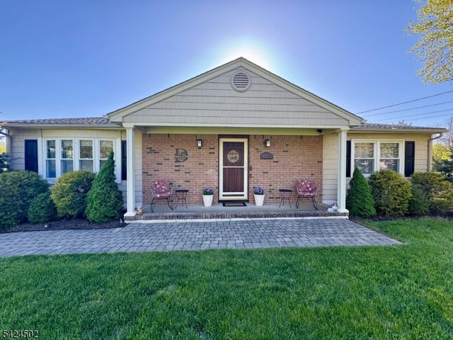 58 Dewey Ave, High Bridge Boro, NJ 08829