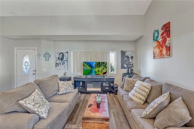 12269 Stonegate Cir, Victorville, CA 92392