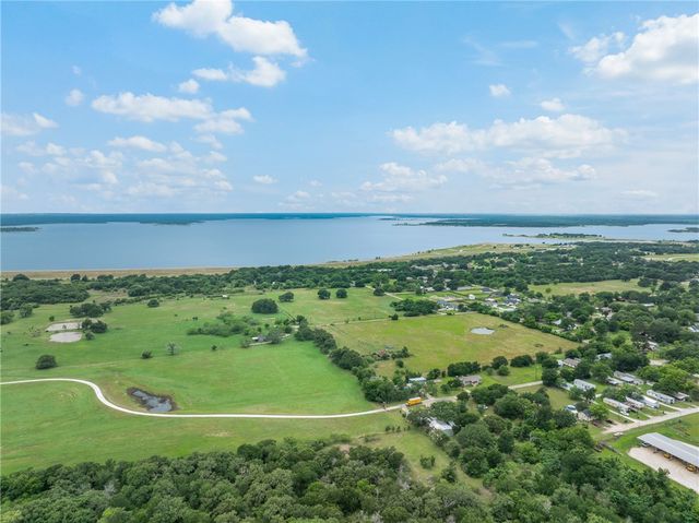 120 Avenue M, Somerville, TX 77879