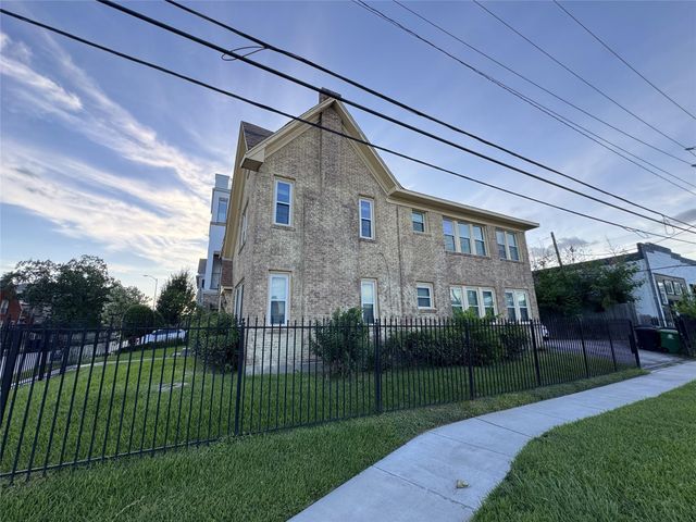 302 W Saulnier Street 3, Houston, TX 77019