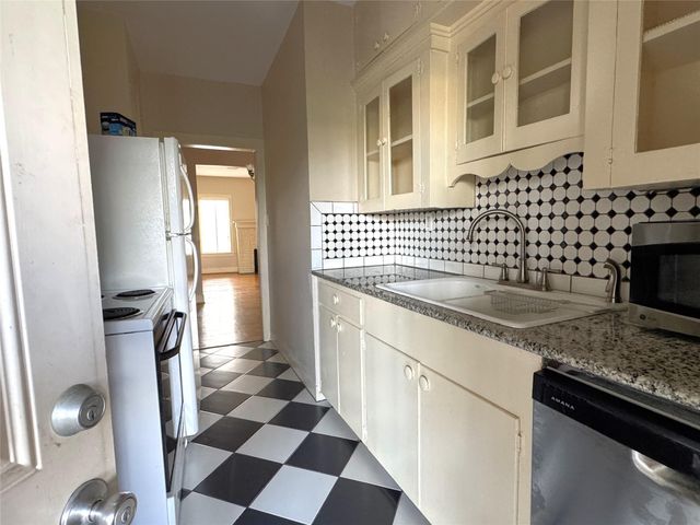 302 W Saulnier Street 3, Houston, TX 77019